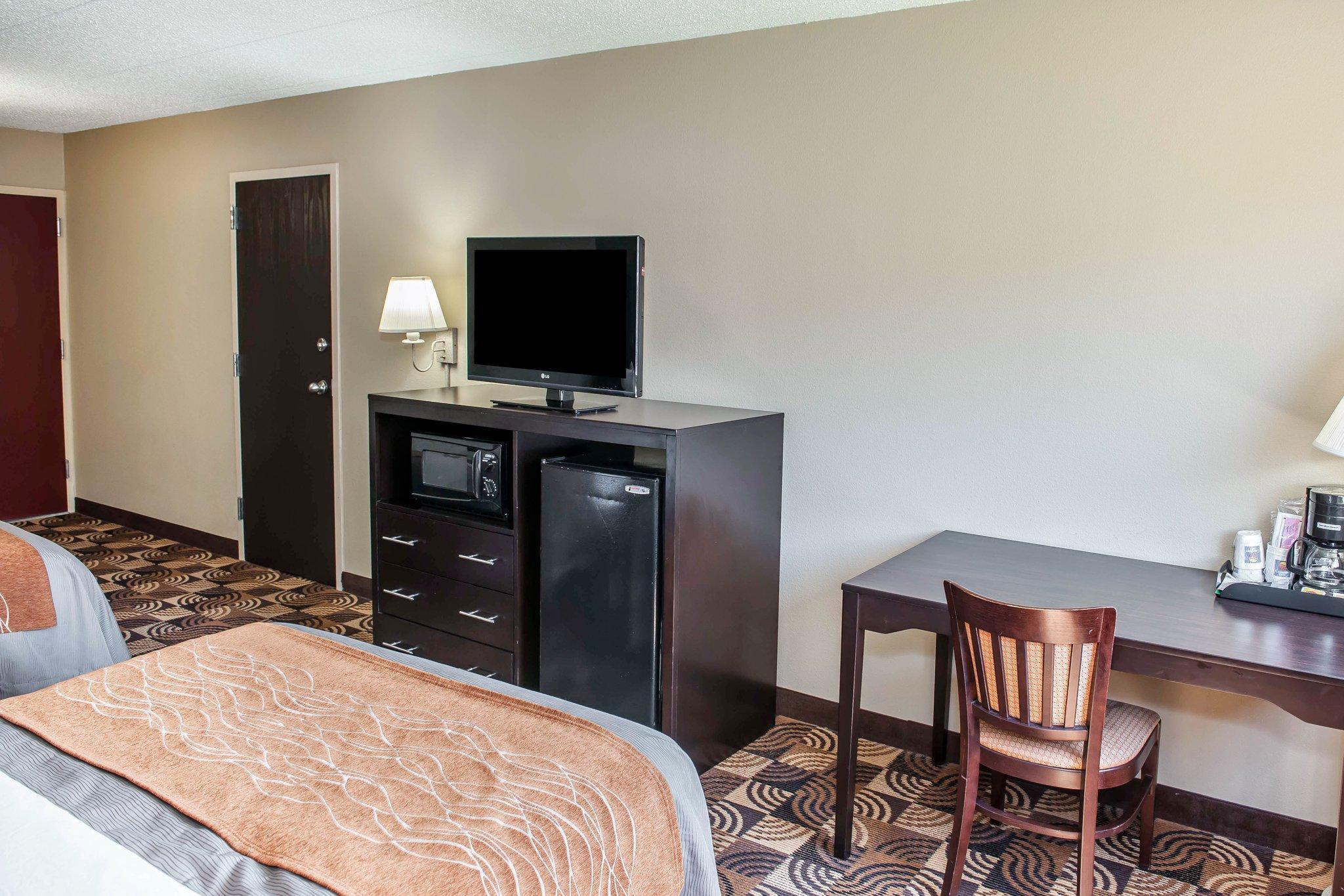 Comfort Inn & Suites North At The Pyramids Indianapolis Kültér fotó