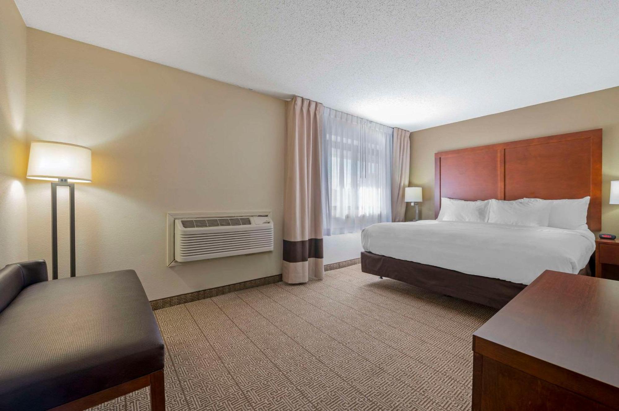 Comfort Inn & Suites North At The Pyramids Indianapolis Kültér fotó