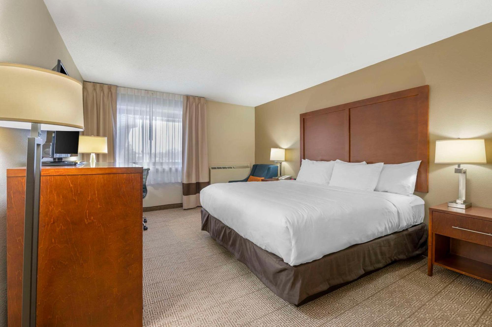 Comfort Inn & Suites North At The Pyramids Indianapolis Kültér fotó