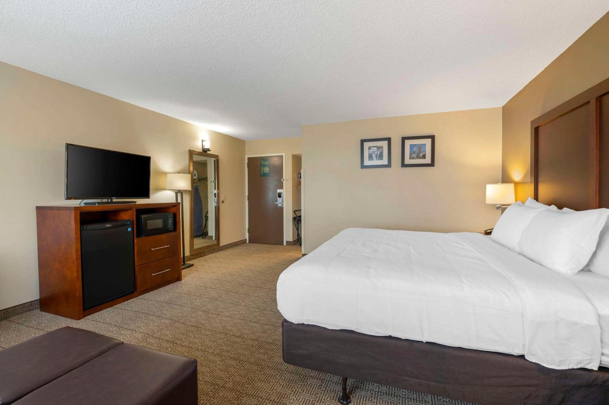 Comfort Inn & Suites North At The Pyramids Indianapolis Kültér fotó