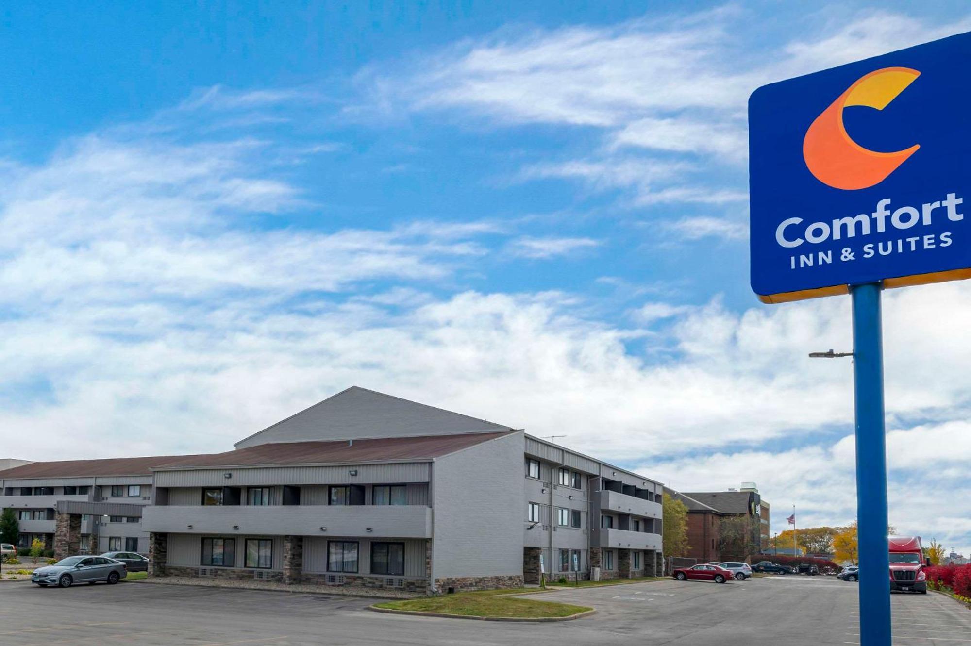 Comfort Inn & Suites North At The Pyramids Indianapolis Kültér fotó